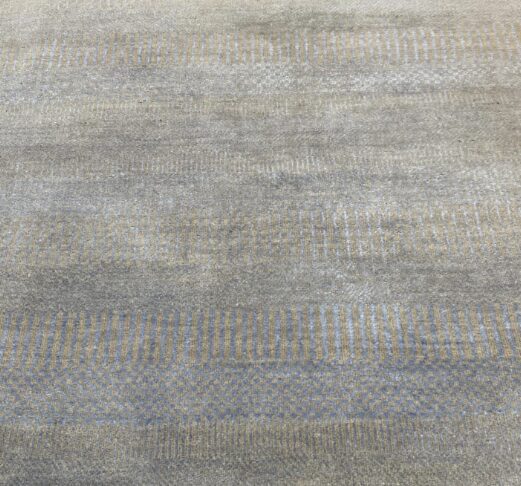 4' 00" x 6' 00" Wool And Viscose Rug - 35