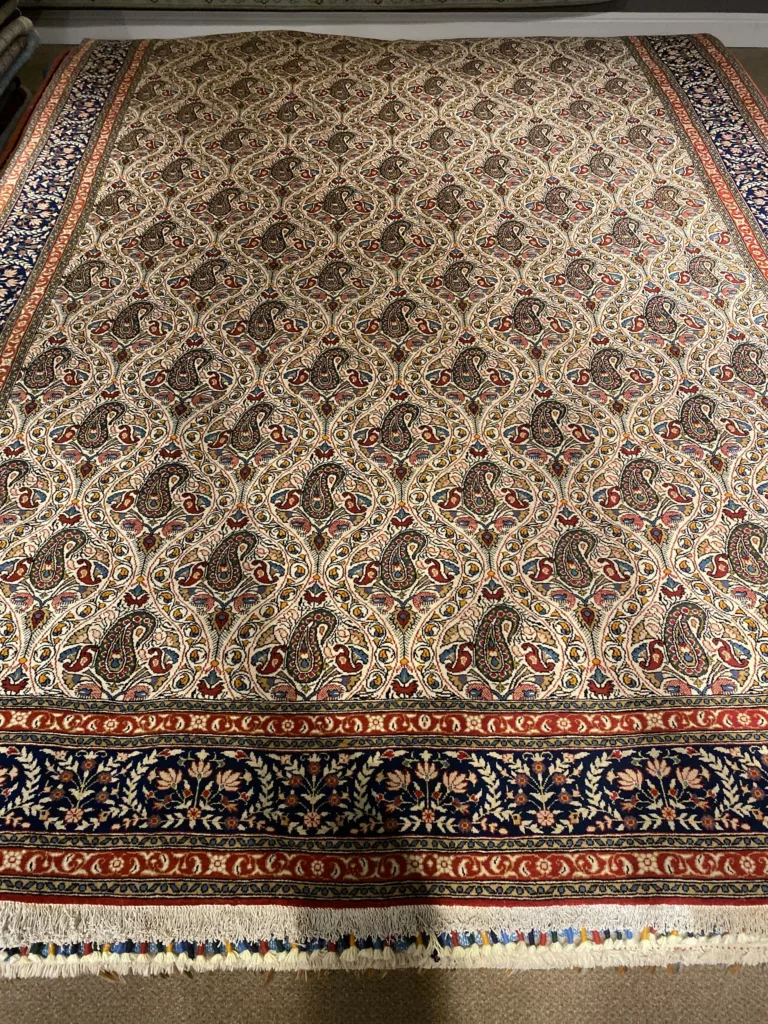7' 06" x 11' 00" Qum Hand knotted Rug