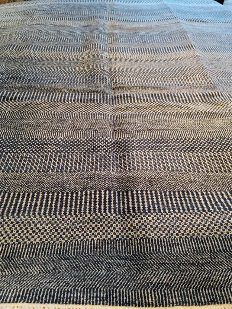 8' 01" x 10' 05" Savanah Hand knotted Rug